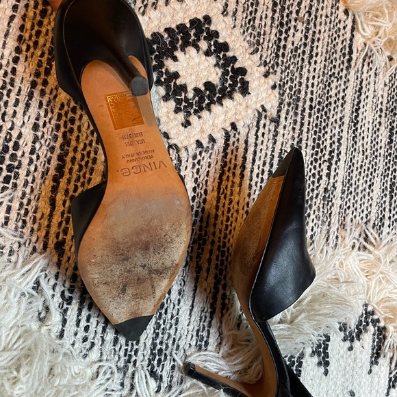 Vince women’s pointy pumps Worn only Once! - Picture 4 of 4
